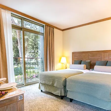 Üdülőközpont Gloria 5*