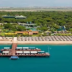 Gloria Semesteranläggning (resort)
